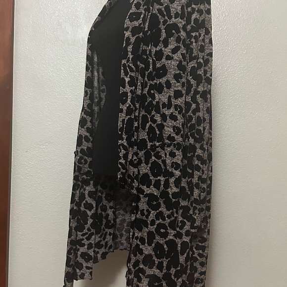 Black & Gray, Maurices, Cheetah Cardigan - Picture 3 of 4